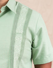 Load image into Gallery viewer, SIDREY Men&#39;s Mexican Guayabera Guayamisa Shirt - Fern Green